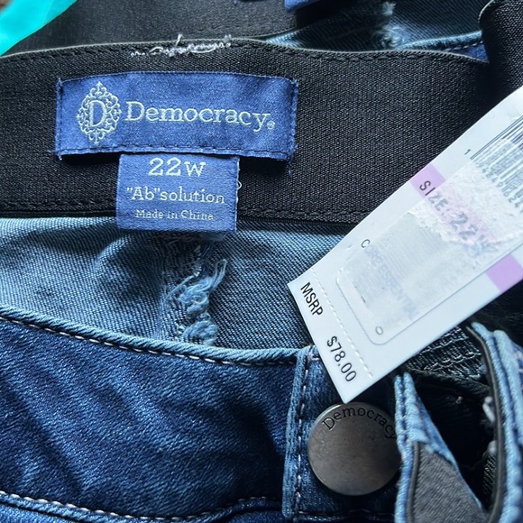 Democracy Women's Ab Solution Shorts. - Picture 12 of 13